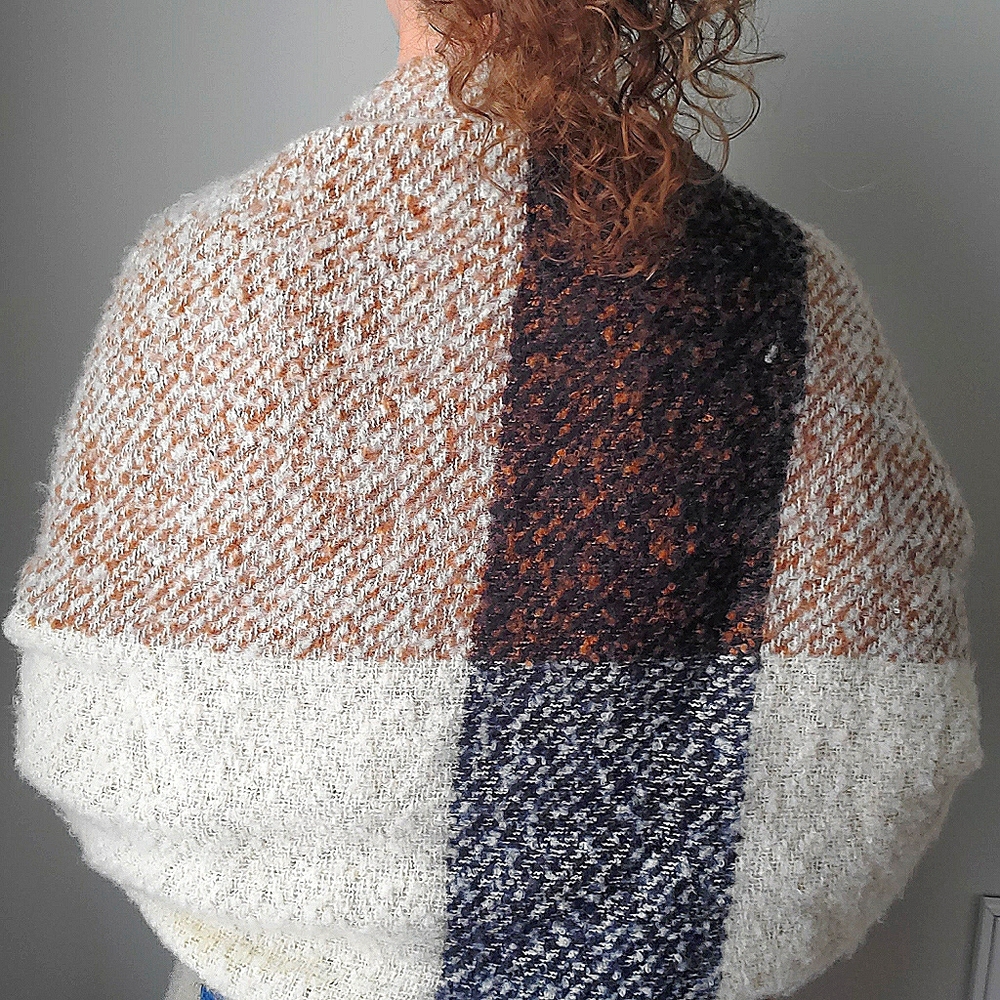 SOFT & COZY Scarf Boucle Earth Tone - Picture 8 of 12